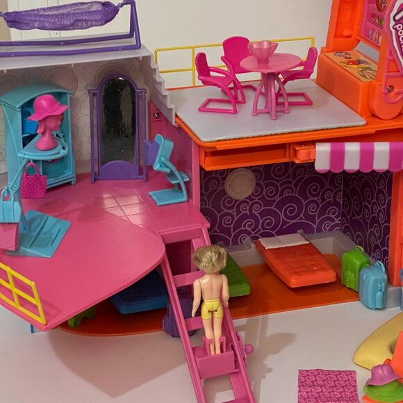 Polly Pocket! So Hip Cruise Ship Playset with 3 Dolls, Accessories and Box - Picture 6 of 16